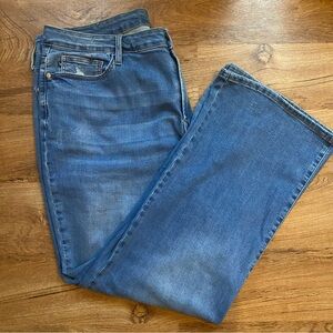 Judy Blue Style JB88354 Wilson Medium Wash High Rise Wide Leg Plus Size 24W